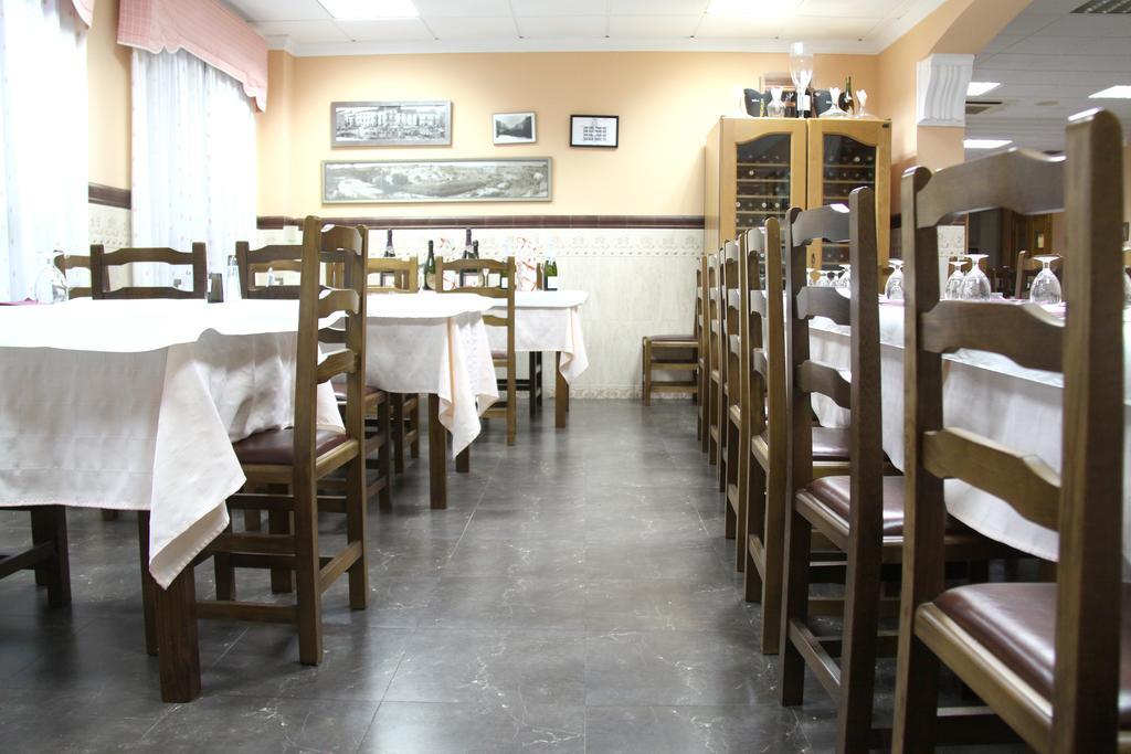 Hostal Restaurante La Masia Vila-real Exteriör bild
