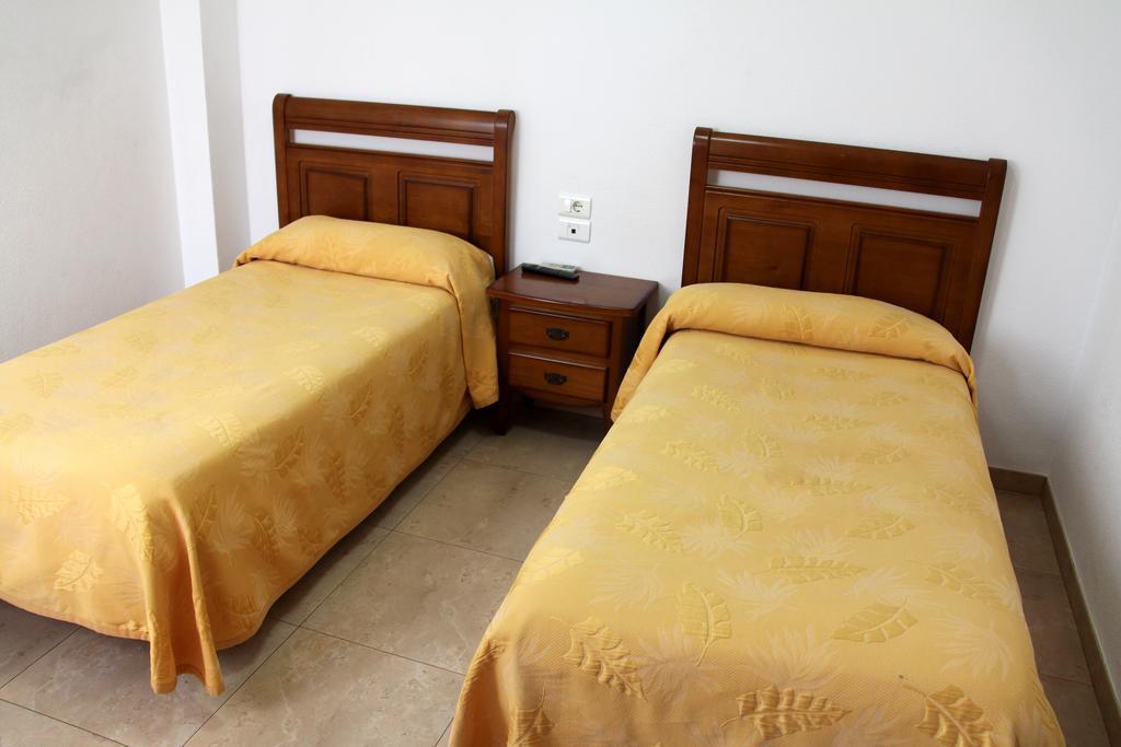 Hostal Restaurante La Masia Vila-real Exteriör bild