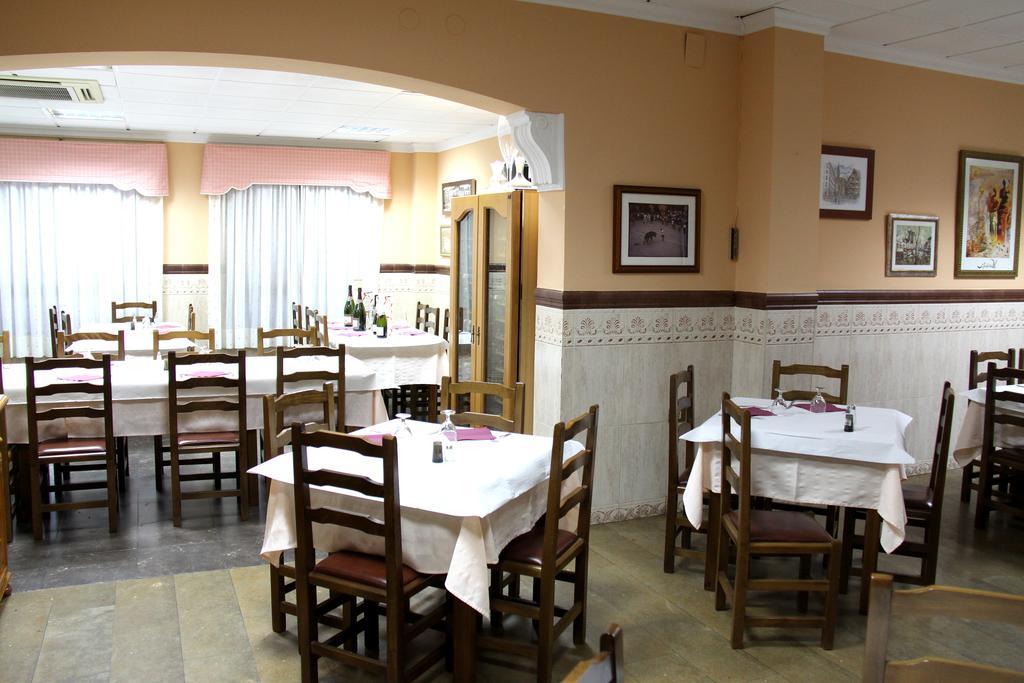 Hostal Restaurante La Masia Vila-real Exteriör bild