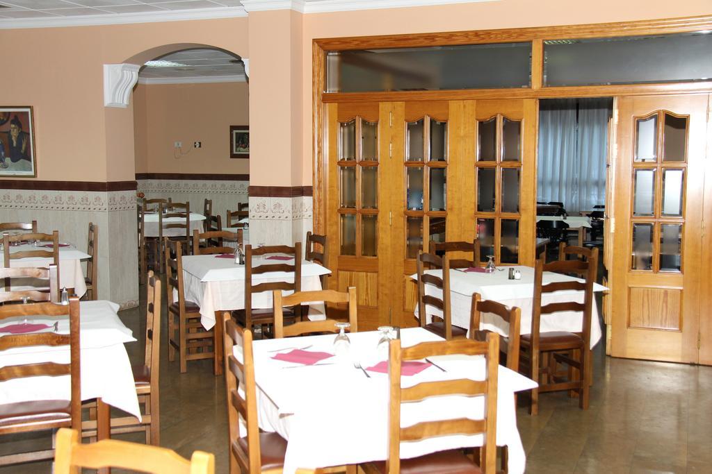 Hostal Restaurante La Masia Vila-real Exteriör bild