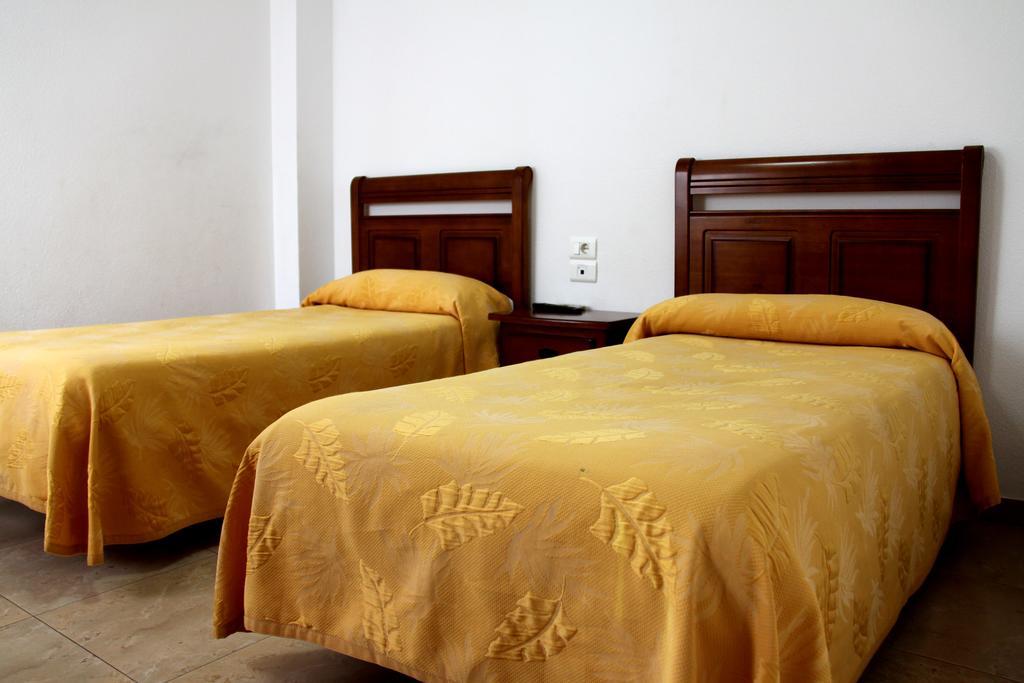 Hostal Restaurante La Masia Vila-real Rum bild