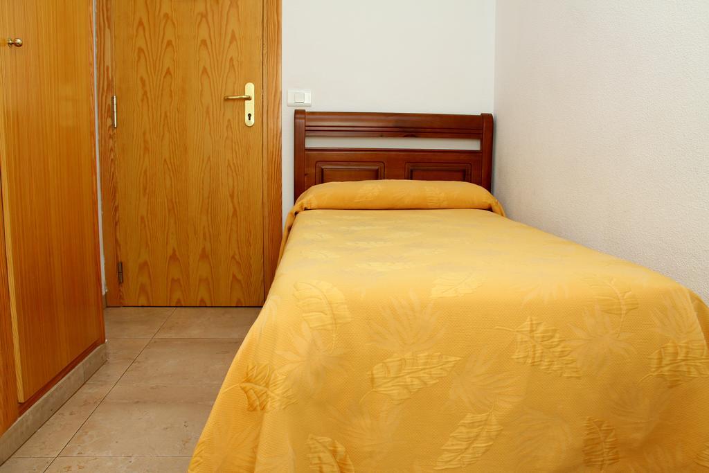 Hostal Restaurante La Masia Vila-real Exteriör bild