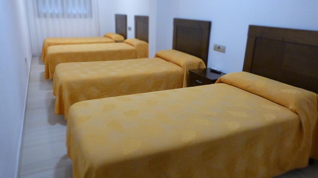 Hostal Restaurante La Masia Vila-real Exteriör bild