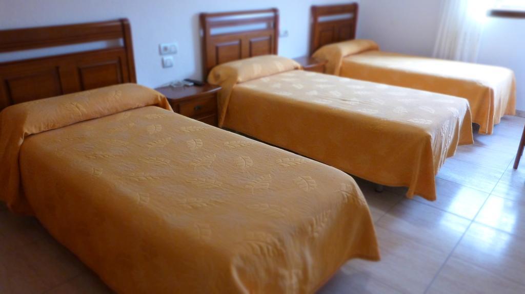 Hostal Restaurante La Masia Vila-real Exteriör bild
