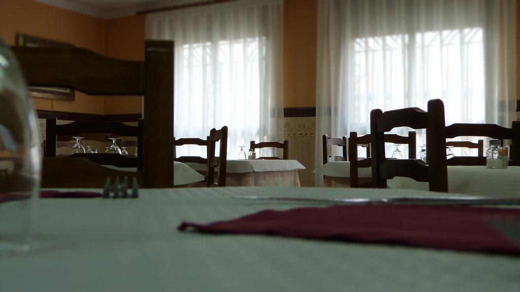 Hostal Restaurante La Masia Vila-real Exteriör bild