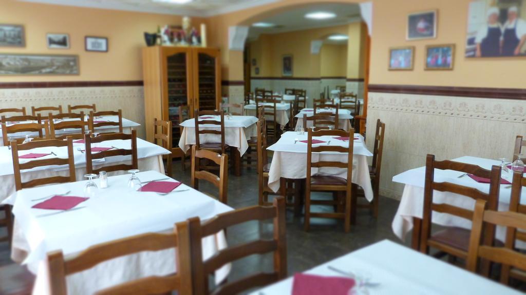 Hostal Restaurante La Masia Vila-real Exteriör bild
