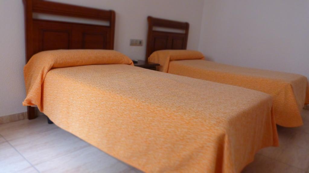 Hostal Restaurante La Masia Vila-real Exteriör bild